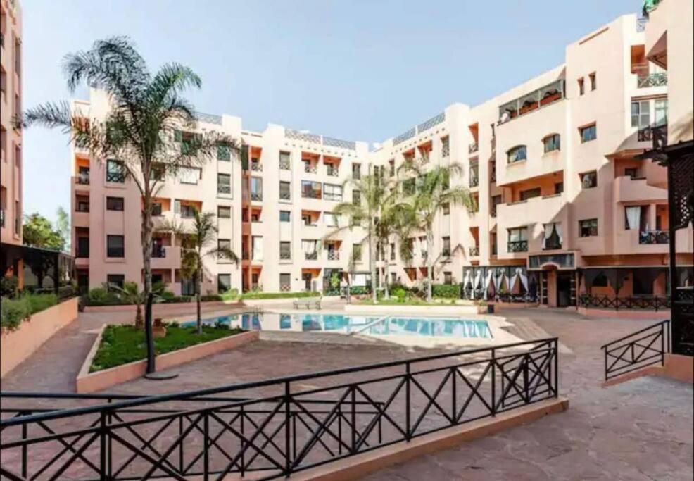 5 Piscines Fitness Apartment